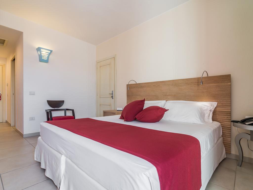 Nichotel Carloforte  Buitenkant foto