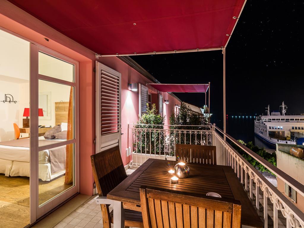 Nichotel Carloforte  Buitenkant foto